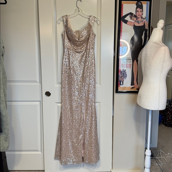 Emerald Sundae women’s Gold/pink sequined off shoulders formal dress size 11 - Picture 8 of 12